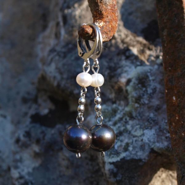 náušnice černé a bílé perly,ocel, kvalita,zapínání,