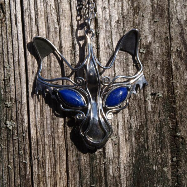 přívěsek, lapis lazuli, lazurit, pyrit, modrý, lapisový, , v krajkovém závěsu z chirurgické oceli s kroužkem na zavěšení,david vasek, malka, fosa